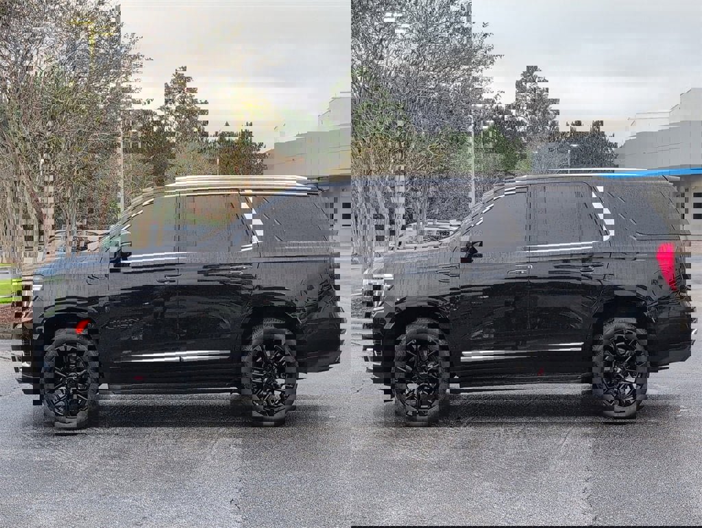 Certified 2023 GMC Yukon SLT w/ SLT Premium Package image 6