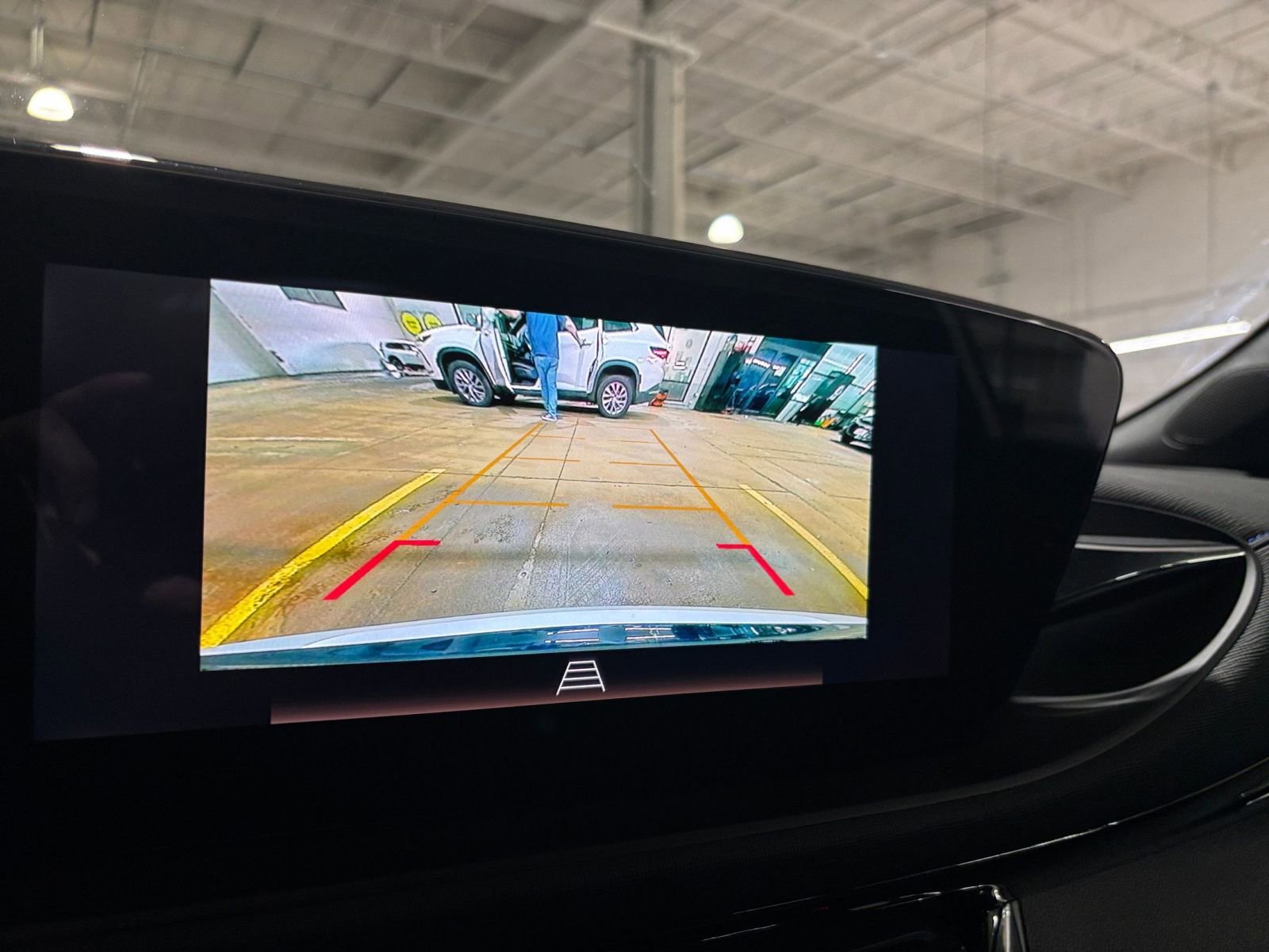 Used 2025 Buick Envista Sport Touring image 22