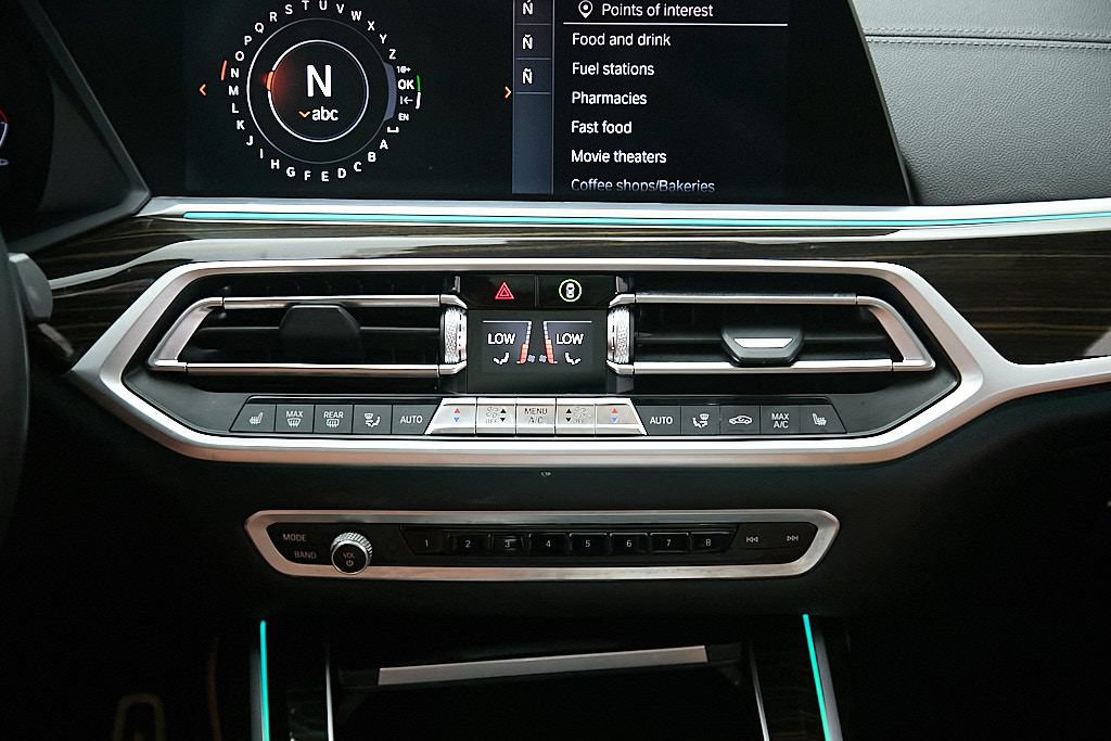 Used 2021 BMW X7 M50i w/ Dynamic Handling Package AWD/4WD image 34