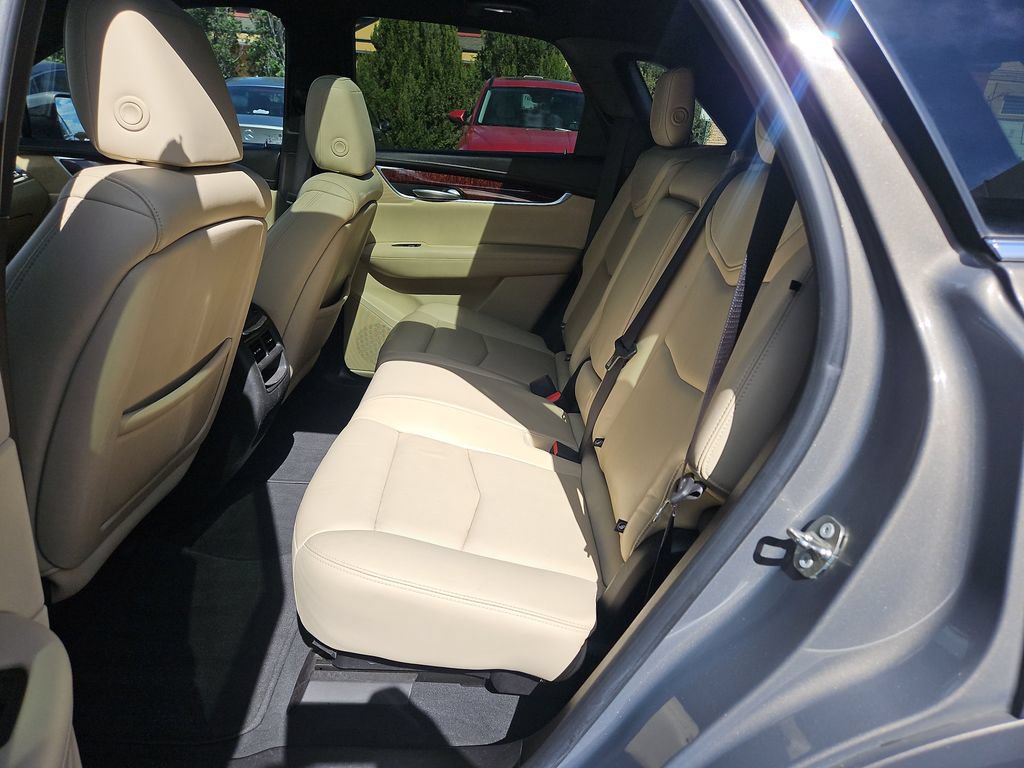 Used 2018 Cadillac XT5 Premium Luxury w/ Driver Assist Package FWD image 25