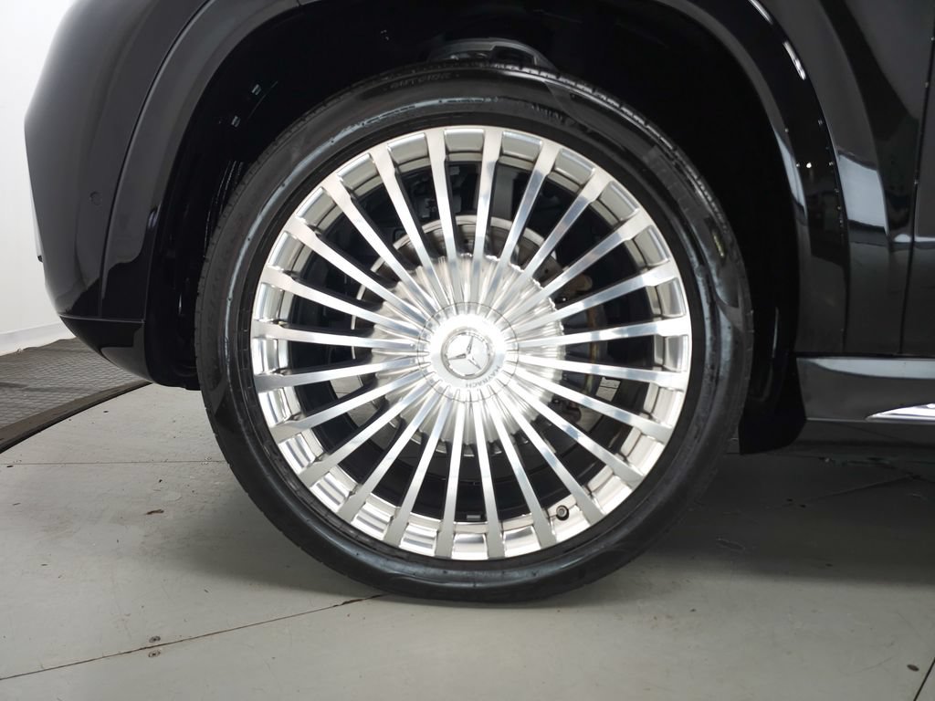 Used 2024 Mercedes-Benz Maybach GLS 600 4MATIC image 38