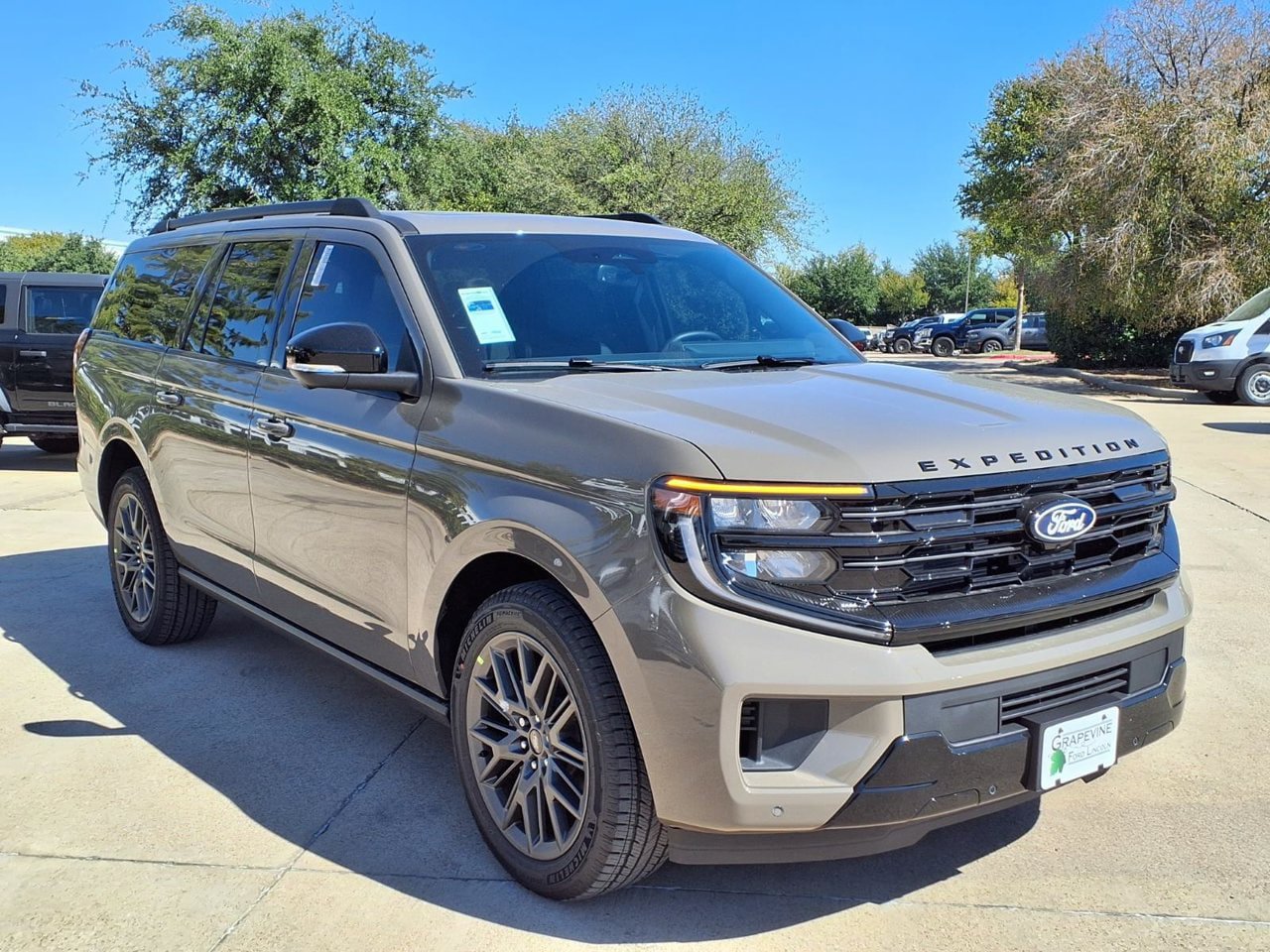 New 2027 Ford Expedition Max Platinum w/ Stealth Appearance Package AWD/4WD image 3