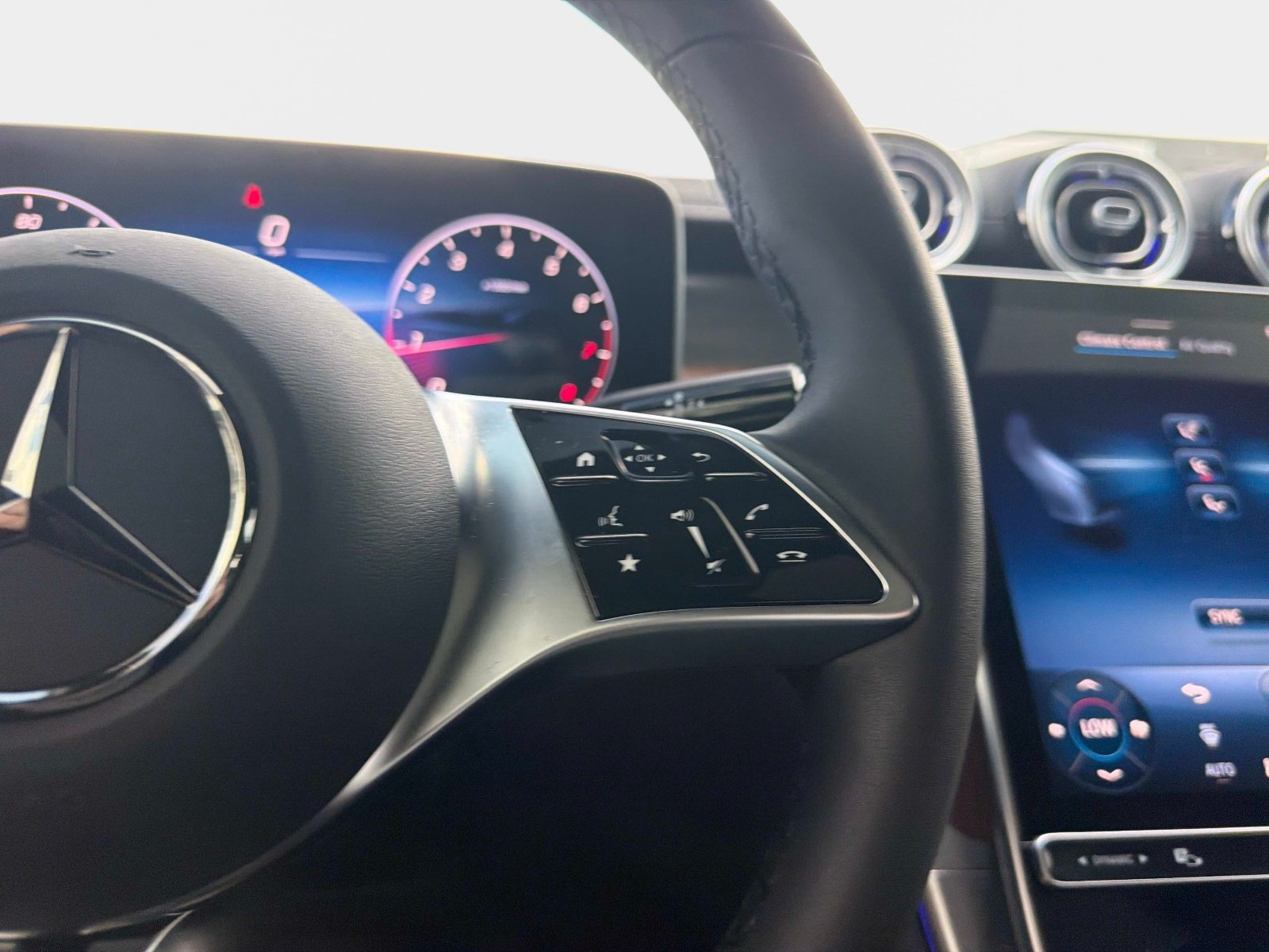 Certified 2026 Mercedes-Benz GLC 300 4MATIC image 28