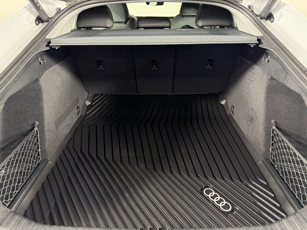 Used 2025 Audi A6 e-tron Premium Plus w/ Premium Plus RWD image 28