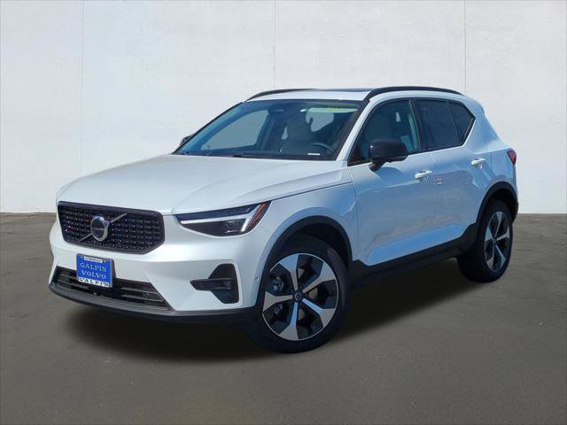 New 2026 Volvo XC40 B5 Plus w/ Protection Package Premier