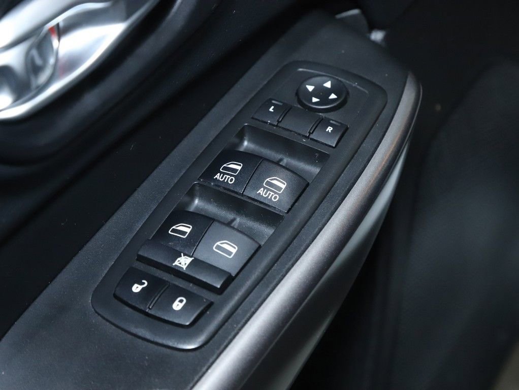 Used 2019 Jeep Cherokee Limited image 17