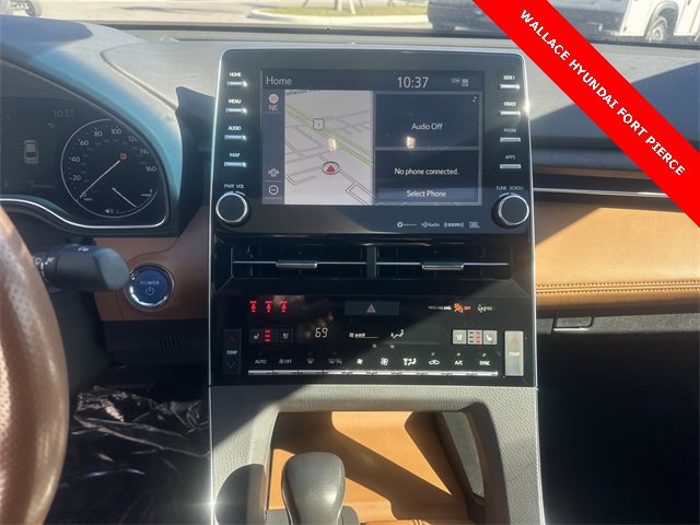 Used 2022 Toyota Avalon Limited image 21