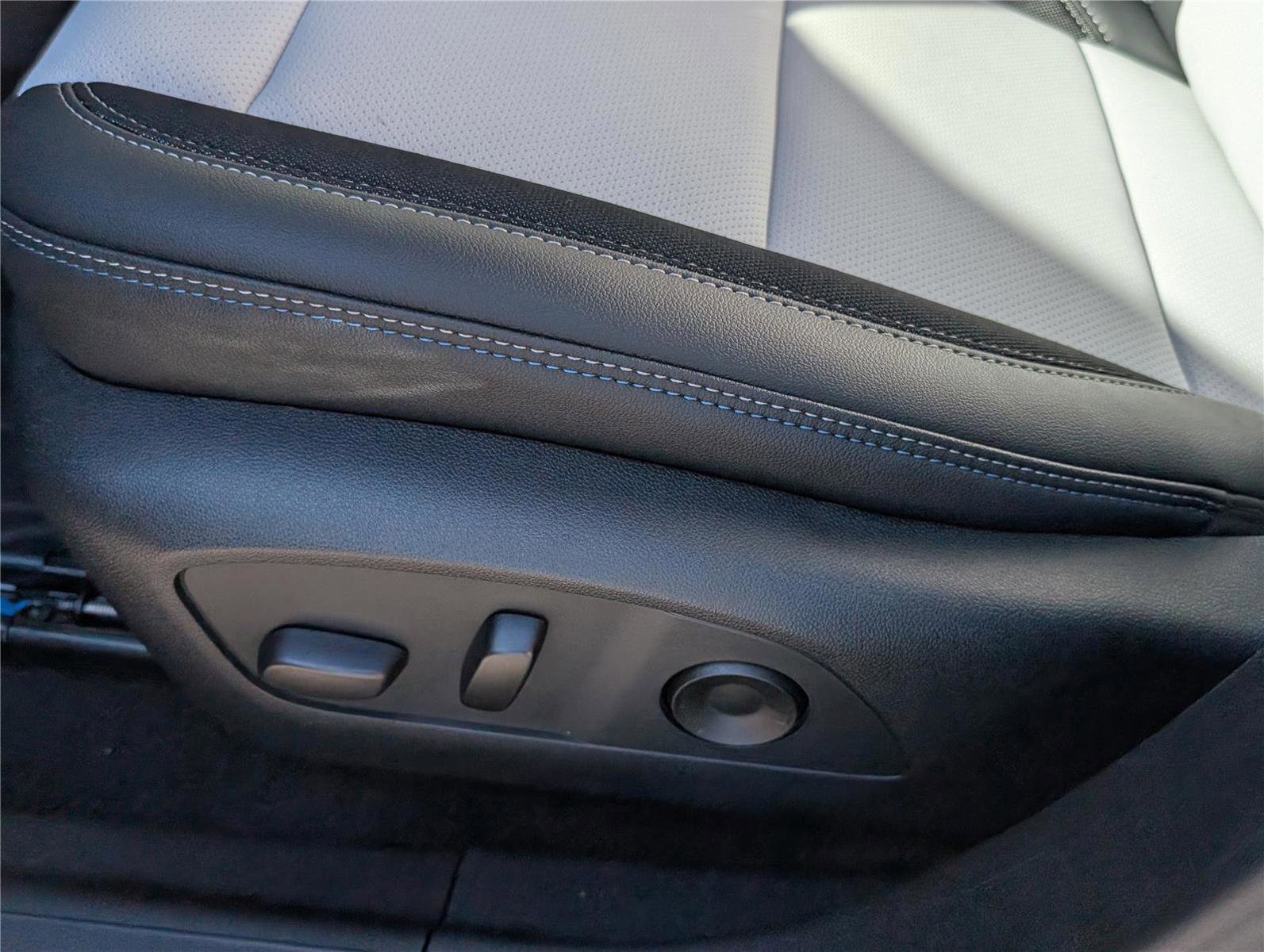 New 2026 Chevrolet Equinox EV LT w/ LPO, All-Weather Mat Package image 19