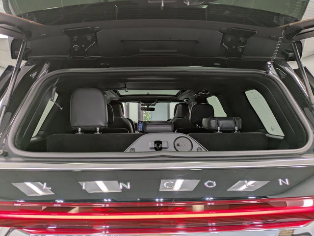 Used 2022 Lincoln Navigator Reserve image 22