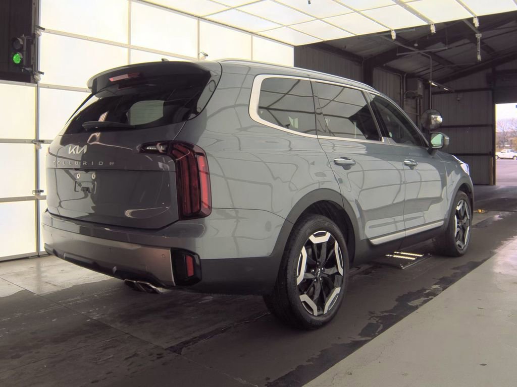 Used 2025 Kia Telluride S image 7