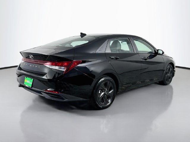 Used 2021 Hyundai Elantra SEL w/ Convenience Package FWD image 10