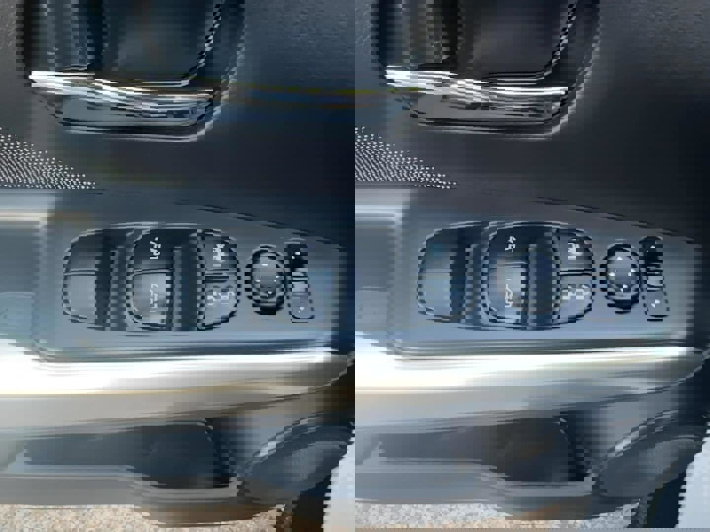 Used 2018 Nissan Kicks SV image 13