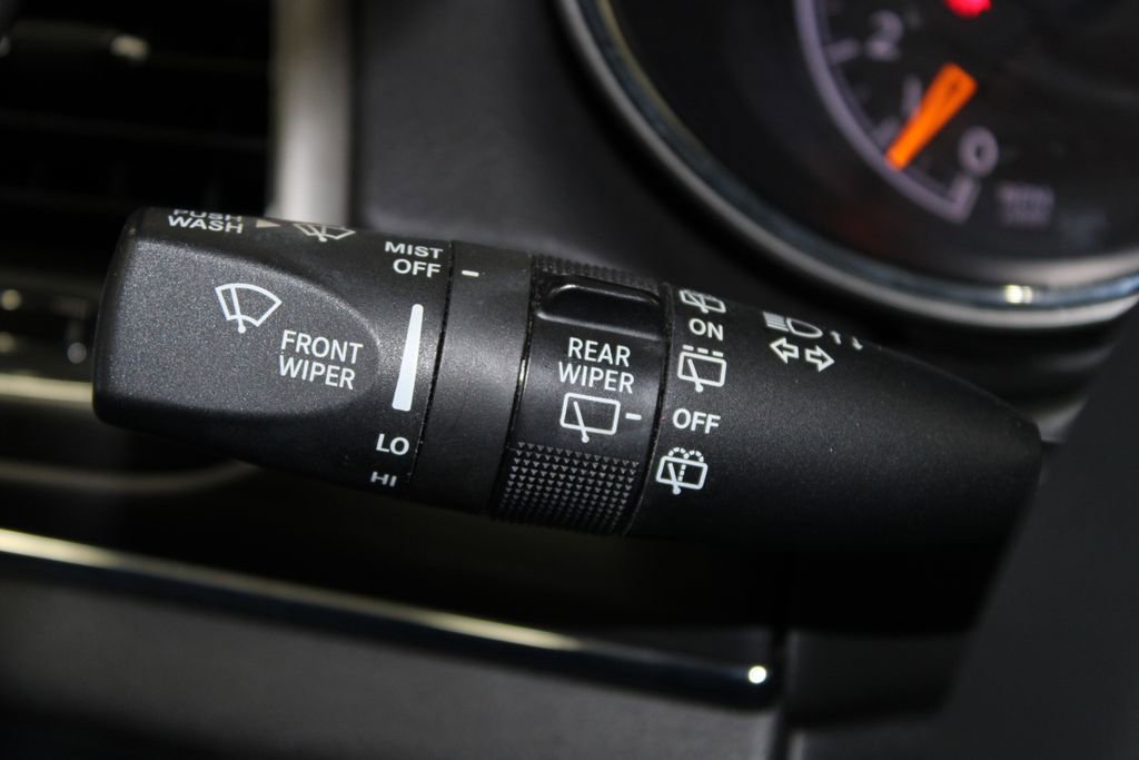 Used 2021 Jeep Grand Cherokee Limited image 36