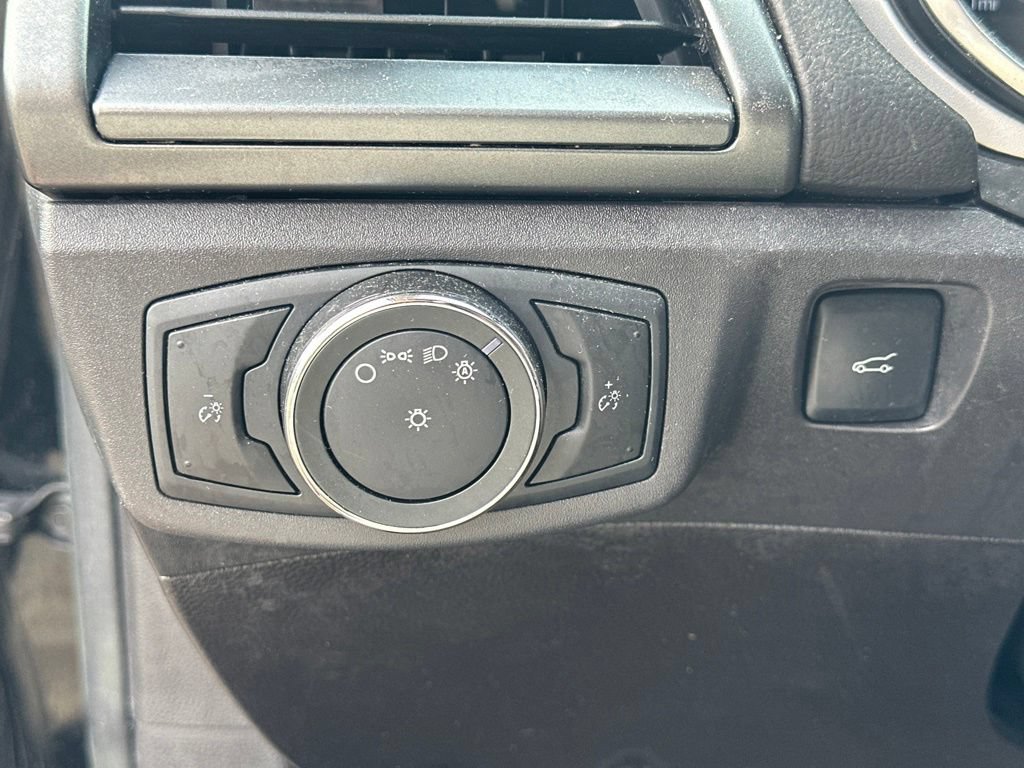 Used 2016 Ford Fusion SE FWD image 17