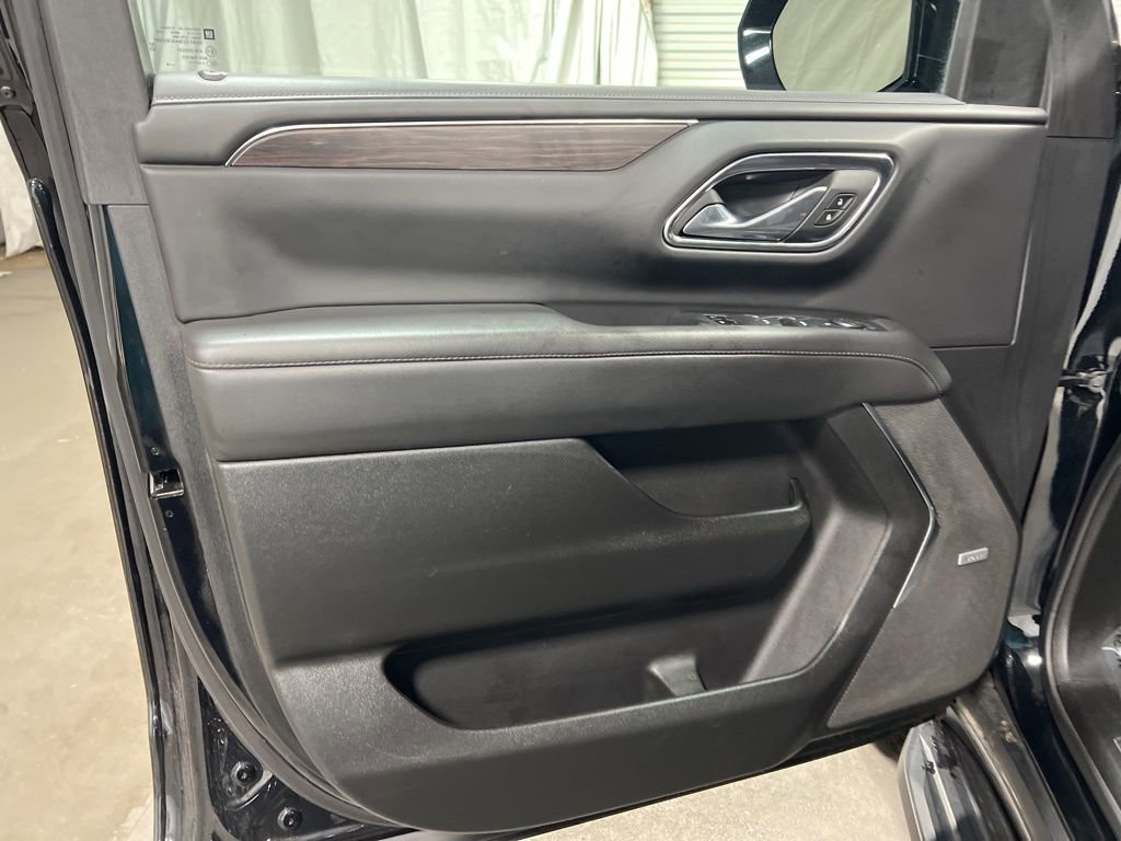 Used 2024 Chevrolet Suburban LT image 24