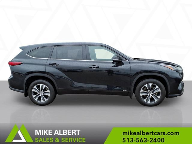 Used 2023 Toyota Highlander XLE image 8