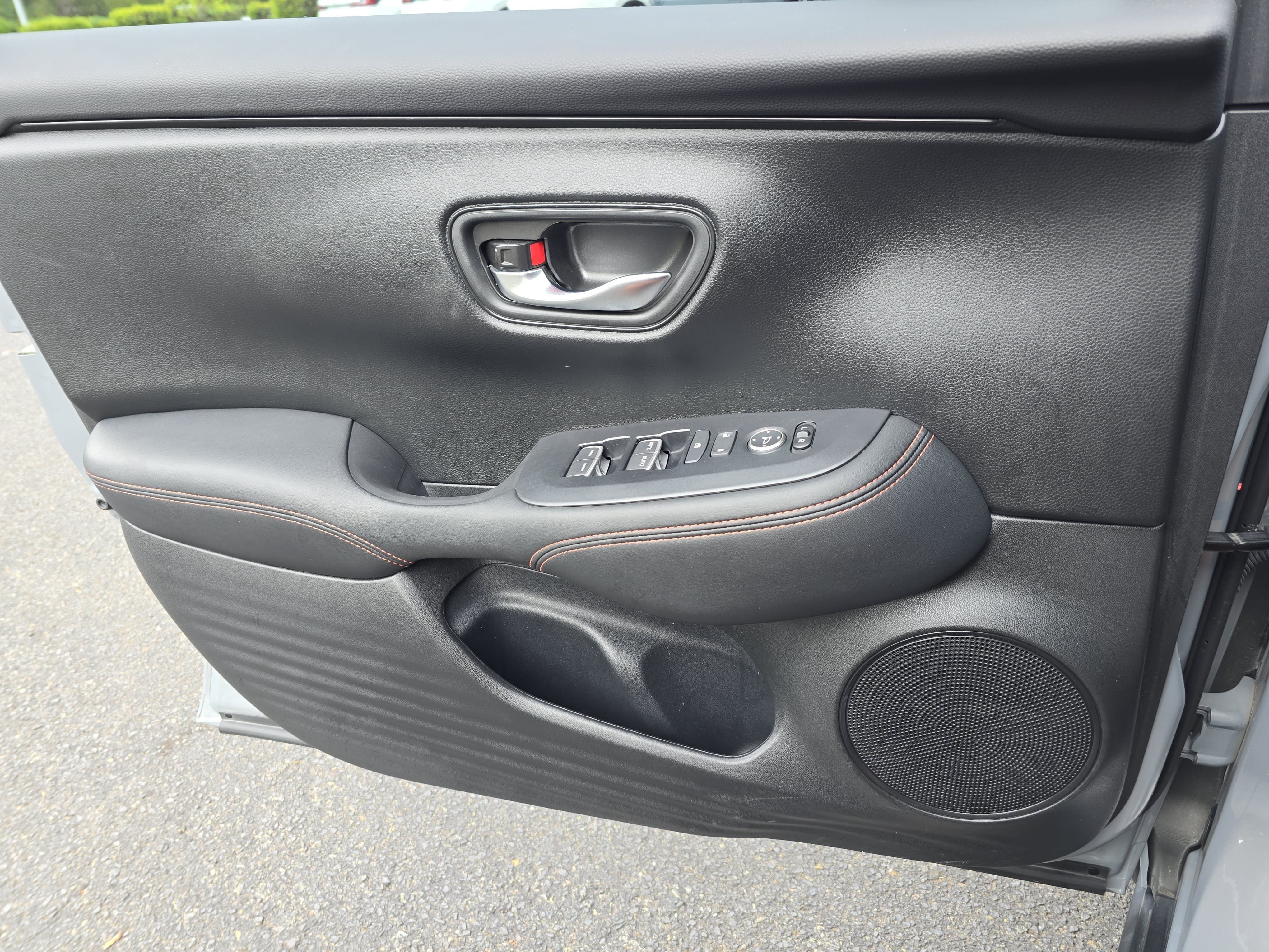 Used 2025 Honda HR-V Sport image 26
