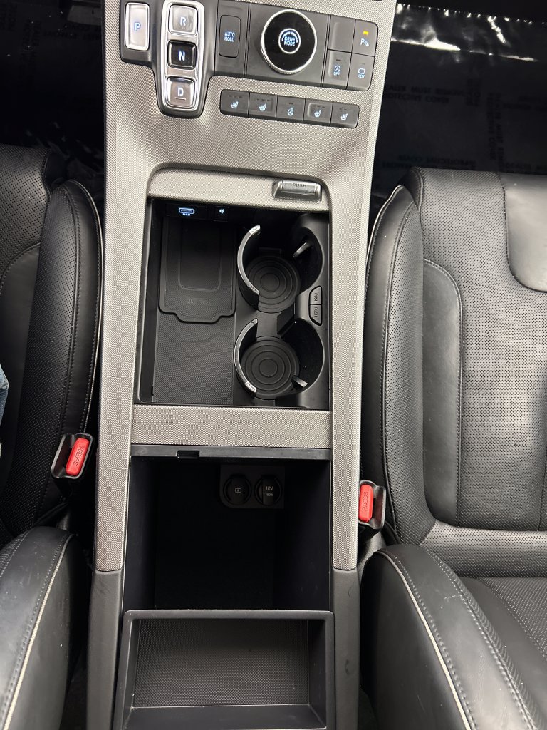 Used 2022 Hyundai Palisade Limited w/ Cargo Package FWD image 14
