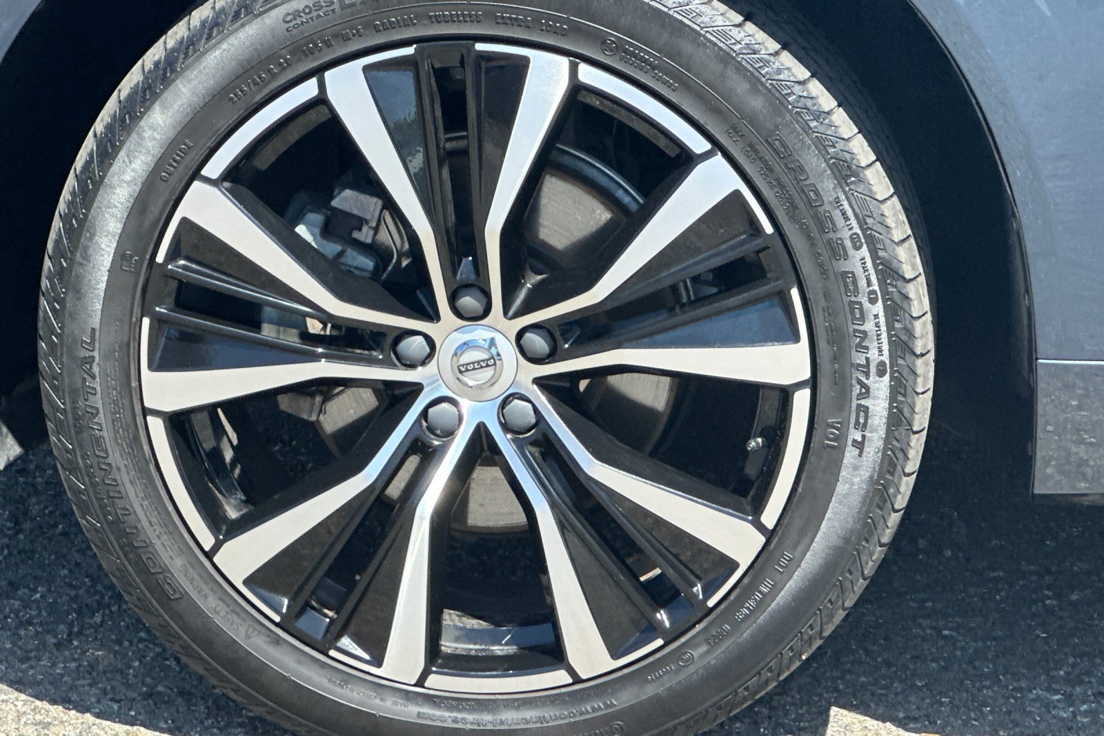 Certified 2023 Volvo XC60 B5 Plus w/ Climate Package FWD image 35