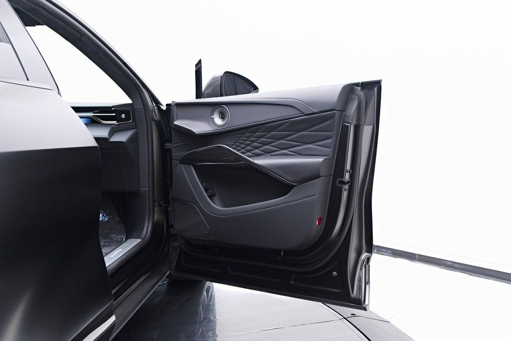 Used 2025 Lotus Eletre AWD/4WD image 44