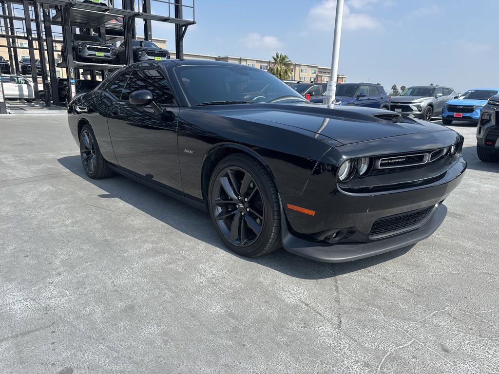 Used 2019 Dodge Challenger R/T RWD image 3