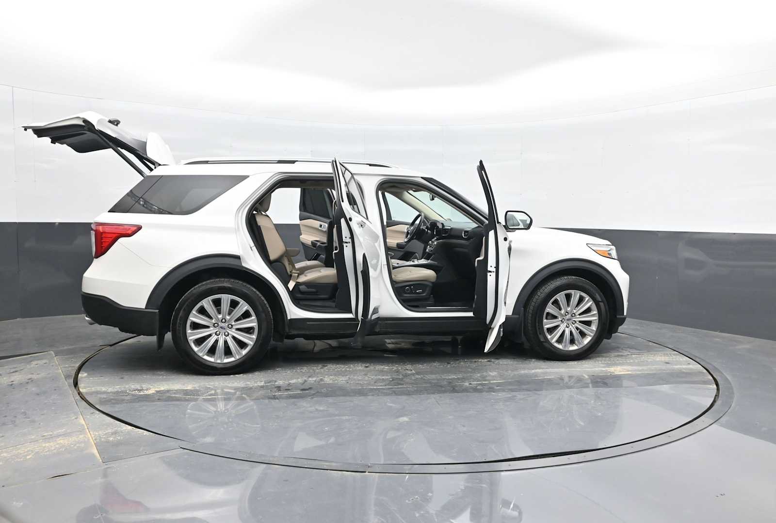Used 2020 Ford Explorer Limited w/ Class III Trailer Tow Package AWD/4WD image 38