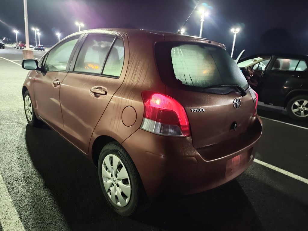 Used 2010 Toyota Yaris 4-Door Hatchback w/ PWR Pkg w/Steel Wheels FWD image 5