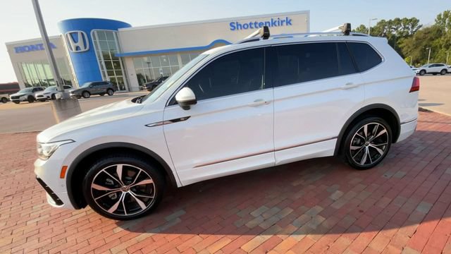Used 2022 Volkswagen Tiguan SEL R-Line AWD/4WD image 6