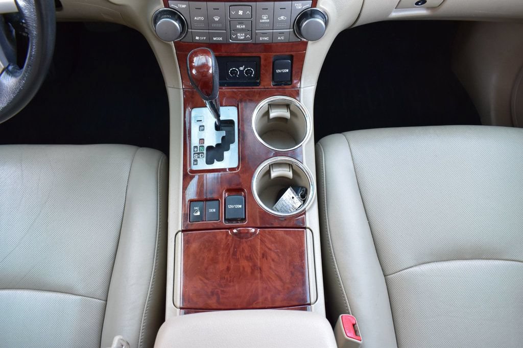 Used 2013 Toyota Highlander Limited AWD/4WD image 30