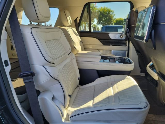 Used 2023 Lincoln Navigator Black Label image 20