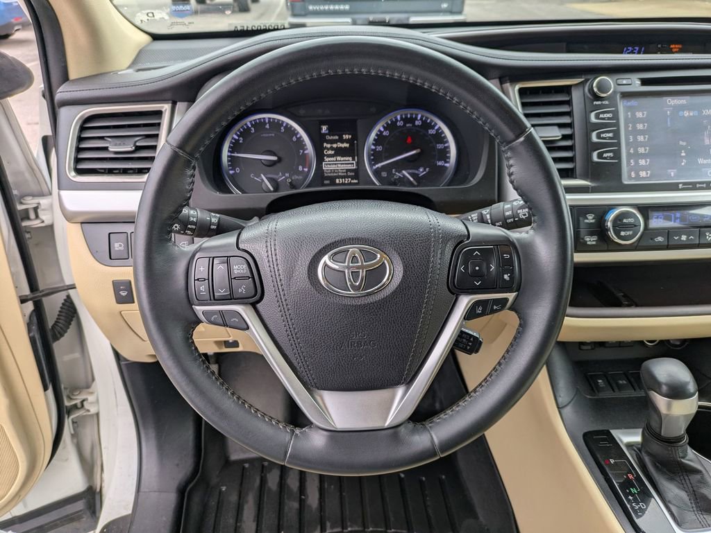Used 2019 Toyota Highlander SE image 19