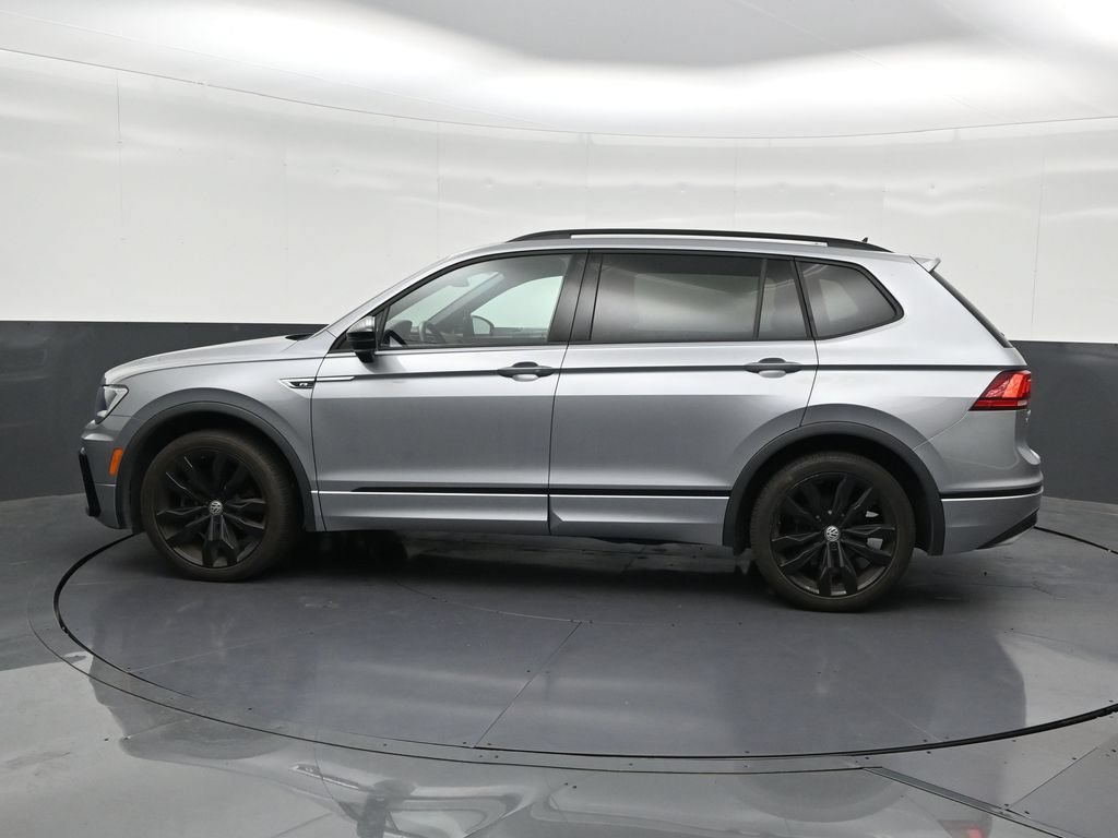 Used 2021 Volkswagen Tiguan SE R-Line FWD image 2