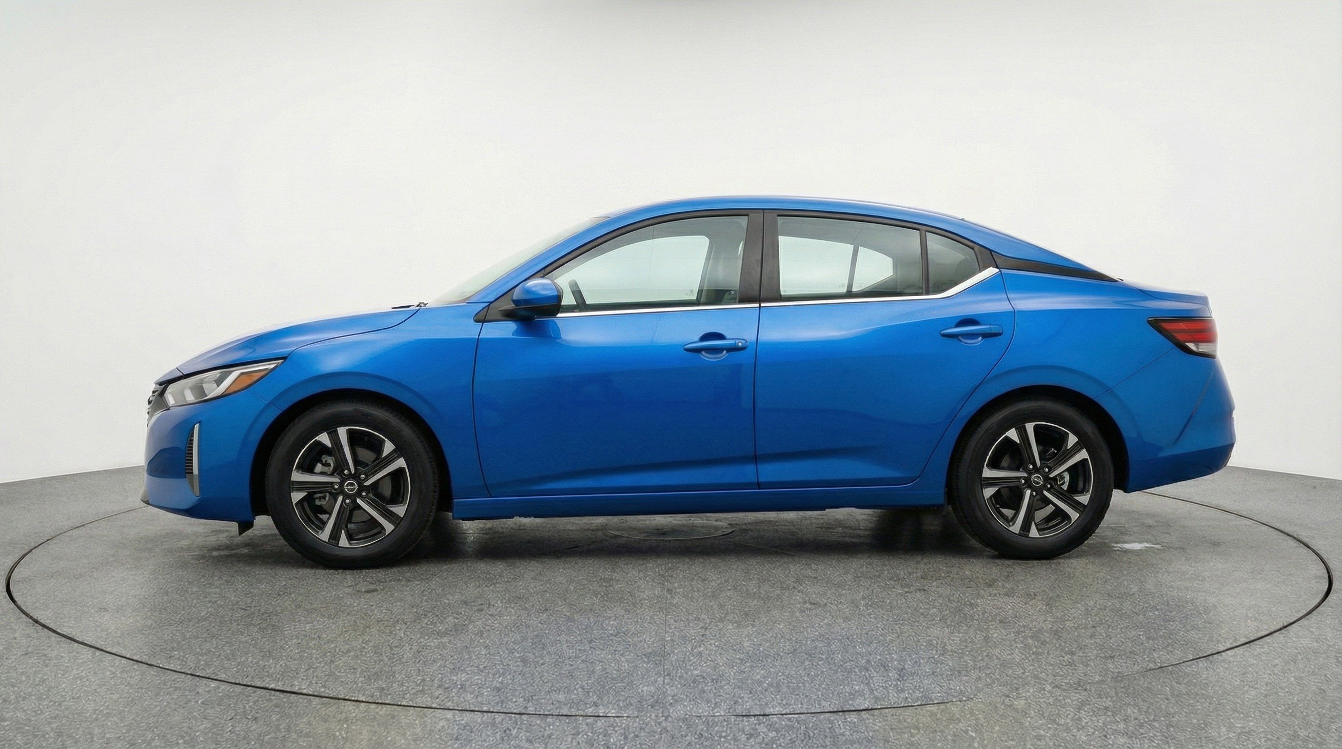 Used 2025 Nissan Sentra SV image 5