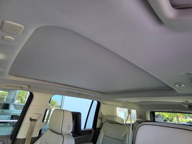 Used 2021 GMC Yukon XL Denali w/ LPO, Illumination Package RWD image 8