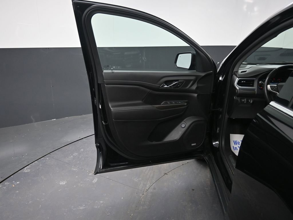 Used 2023 GMC Acadia SLT image 25