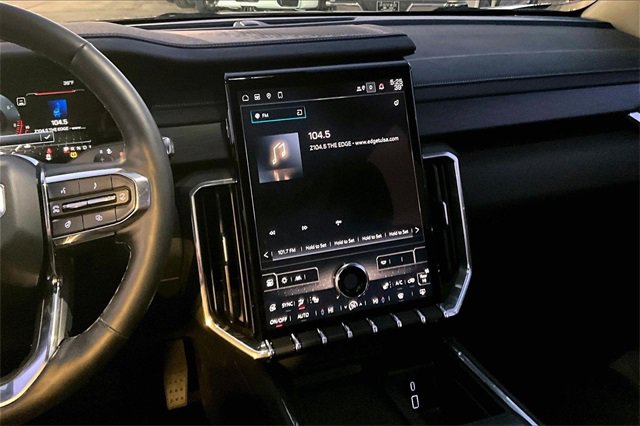 Used 2025 GMC Acadia Elevation image 9