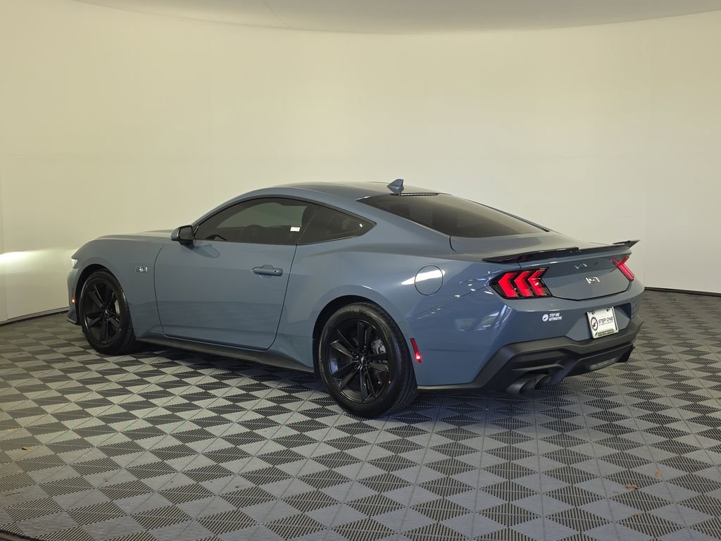 Used 2024 Ford Mustang GT RWD image 5