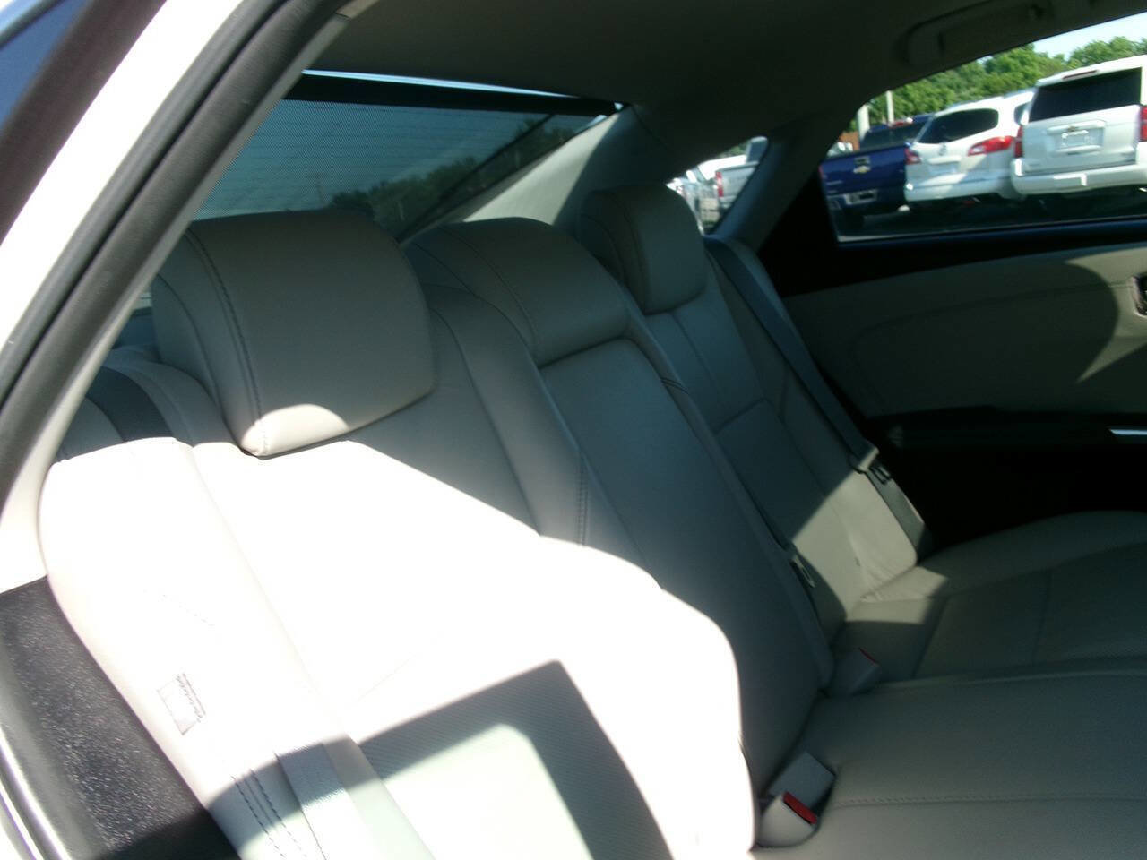 Used 2013 Toyota Avalon Limited w/ Technology Pkg FWD image 25