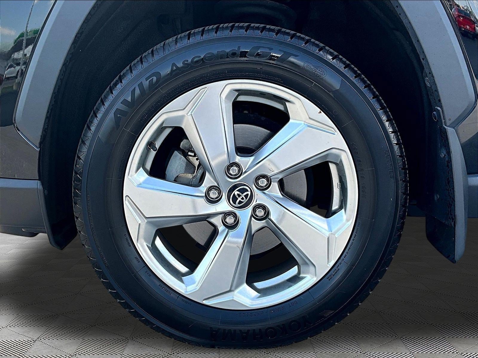 Used 2021 Toyota RAV4 Limited w/ Limited Grade Weather Package AWD/4WD image 35