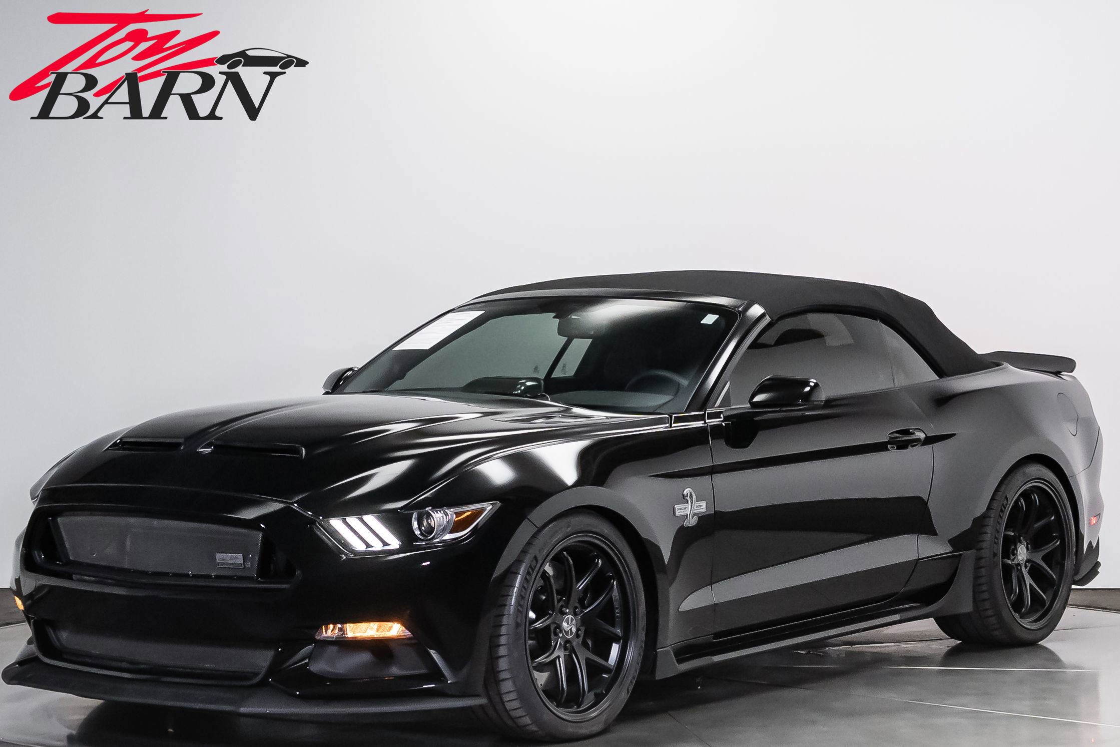 Used 2017 Ford Mustang GT Premium w/ Equipment Group 401A RWD image 9