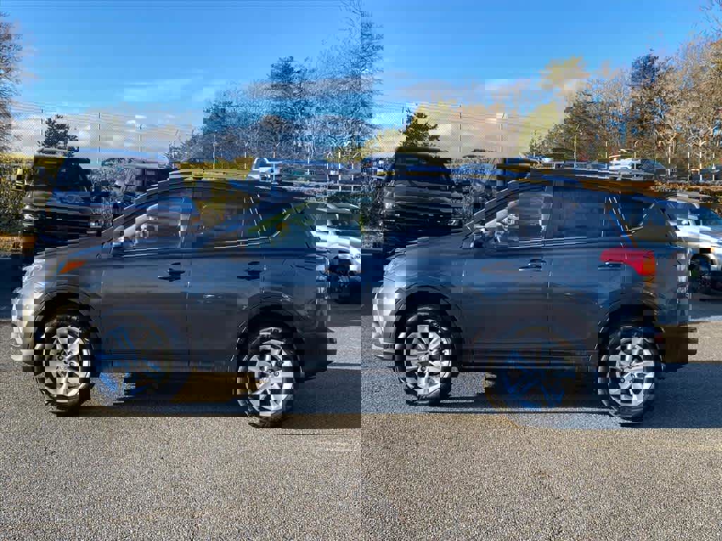 Used 2014 Toyota RAV4 XLE image 2
