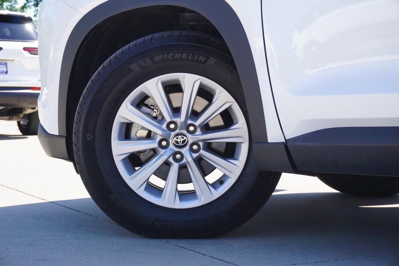 Used 2025 Toyota Grand Highlander FWD image 14