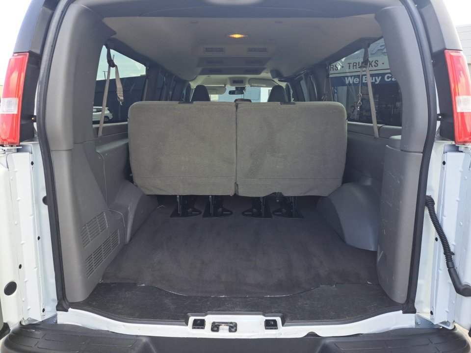 Used 2024 Chevrolet Express 3500 LT w/ LT Preferred Equipment Group RWD image 25