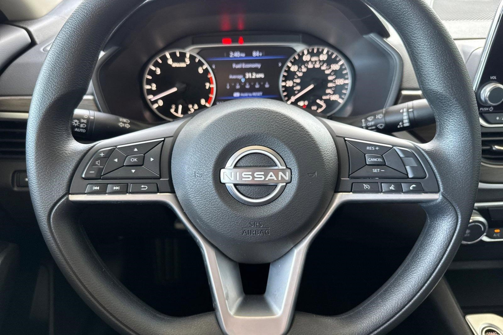 Used 2025 Nissan Altima 2.5 SV image 15