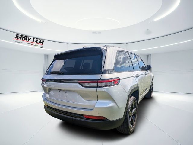 New 2025 Jeep Grand Cherokee Altitude image 3