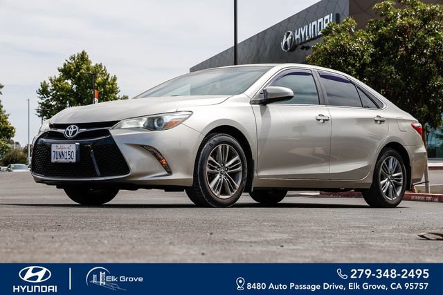 Used 2017 Toyota Camry SE FWD image 1