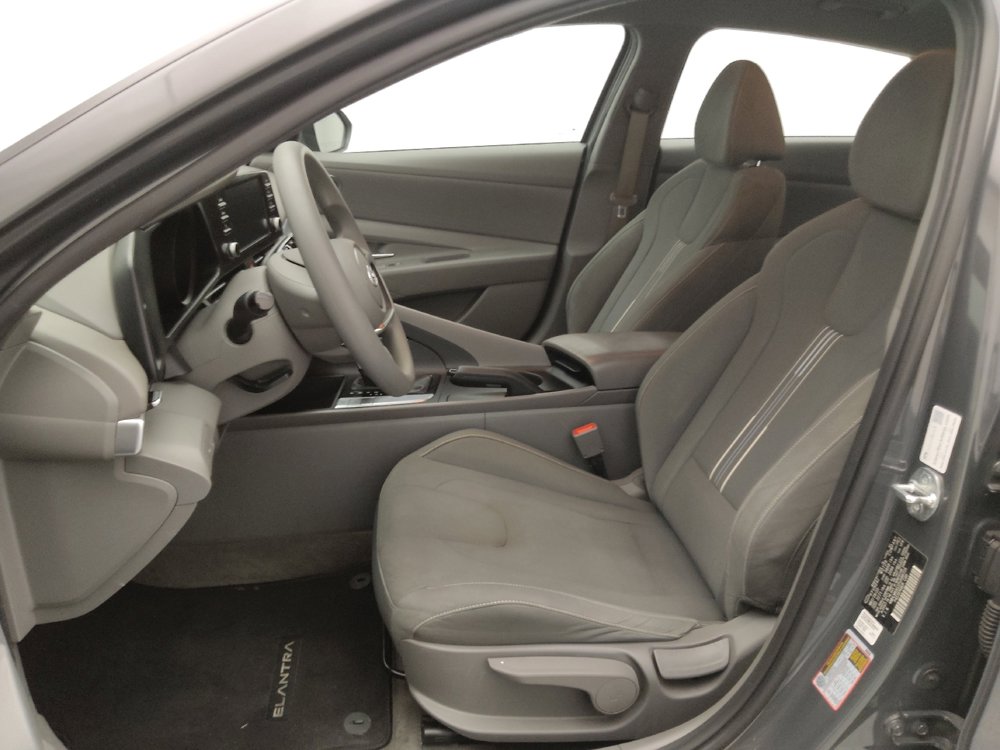 Used 2023 Hyundai Elantra SEL image 17
