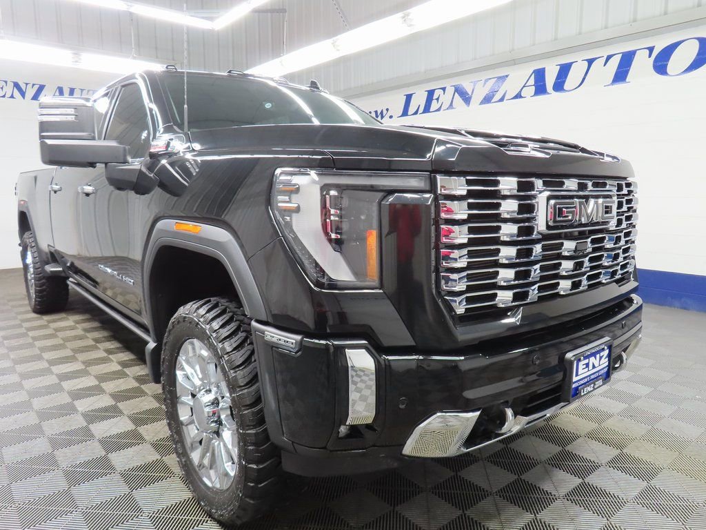 Used 2024 GMC Sierra 2500 Denali w/ Technology Package image 3