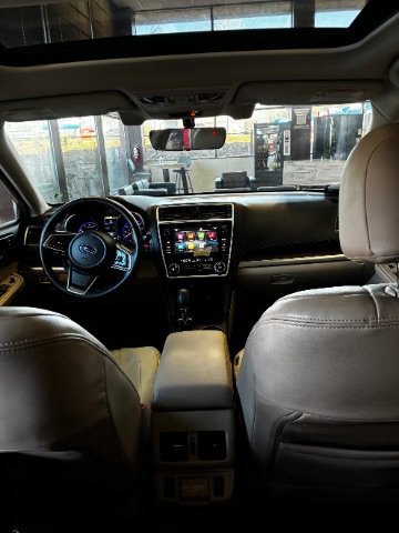Used 2018 Subaru Outback 2.5i Limited image 3