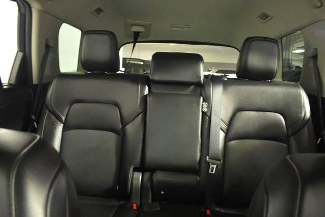 Used 2022 Nissan Pathfinder SL w/ SL Black Package AWD/4WD image 28